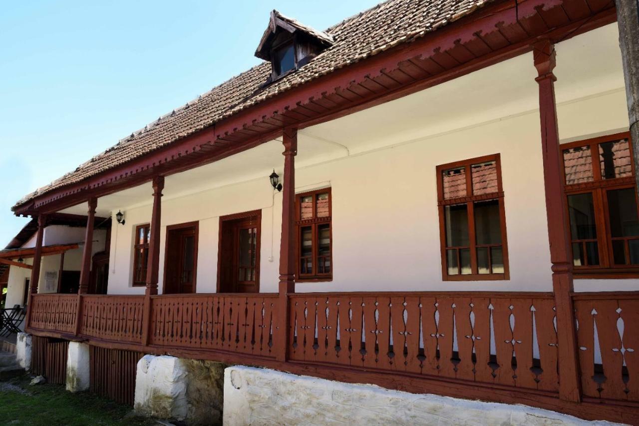 فندق Casa Optim Călimăneşti المظهر الخارجي الصورة